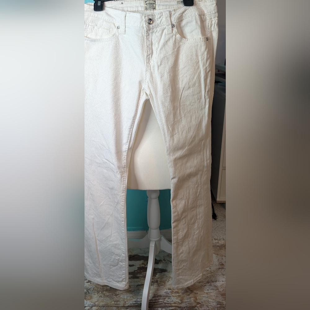 White boot Cut jeans (check the pockets out!)